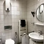 Wunderschoene 3-zimmer Fuer 8 Personen アパート ブレーメン