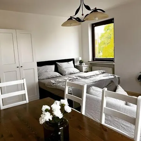 Wunderschoene 3-zimmer Fuer 8 Personen ブレーメン